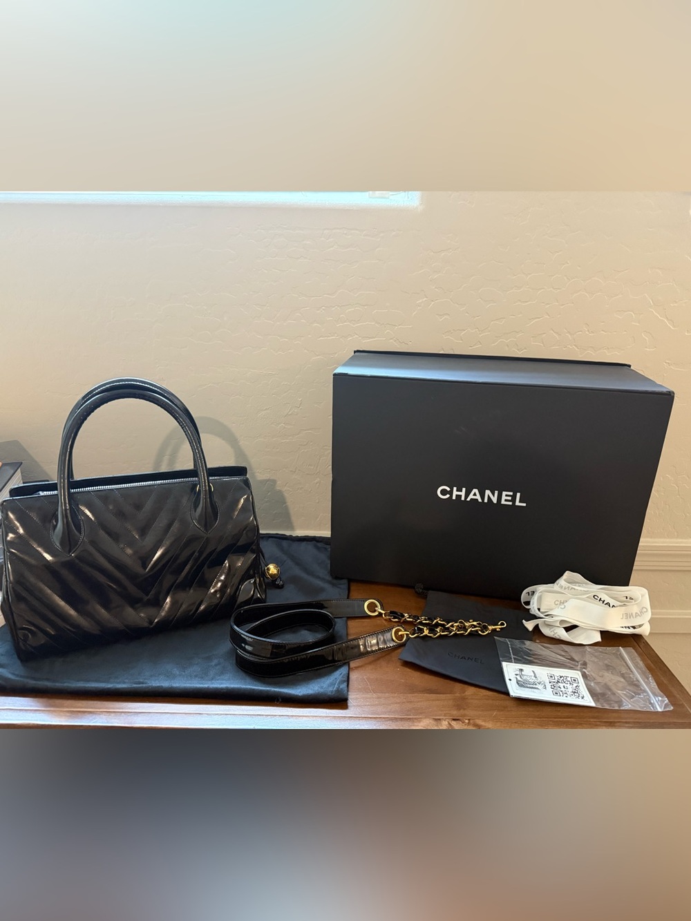 Authentic Chanel 2way Bag with 24k plated gold hardware & detachable strap & Box